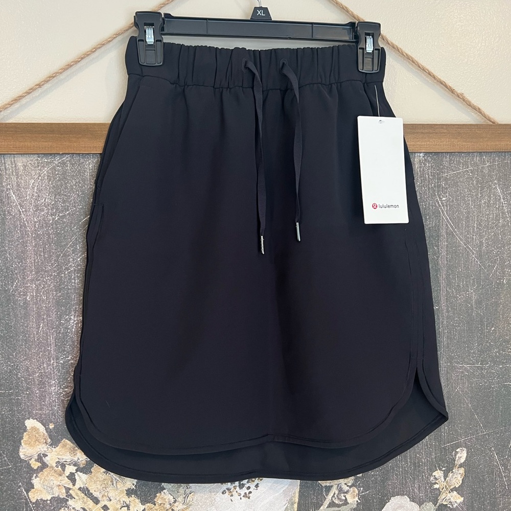 Lululemon on-the-fly Skirt